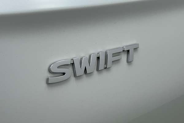 2024 Suzuki Swift Hybrid UZ