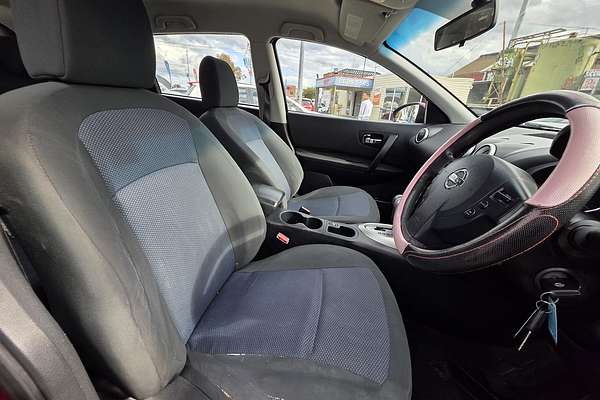 2011 Nissan Dualis +2 ST J10 Series II