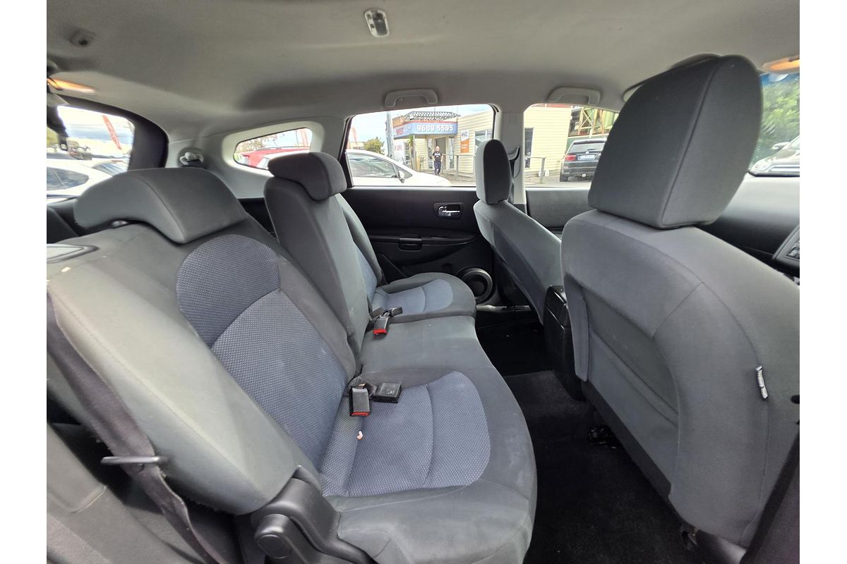 2011 Nissan Dualis +2 ST J10 Series II