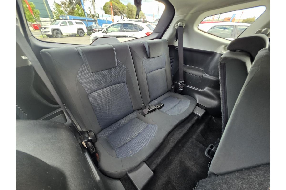 2011 Nissan Dualis +2 ST J10 Series II