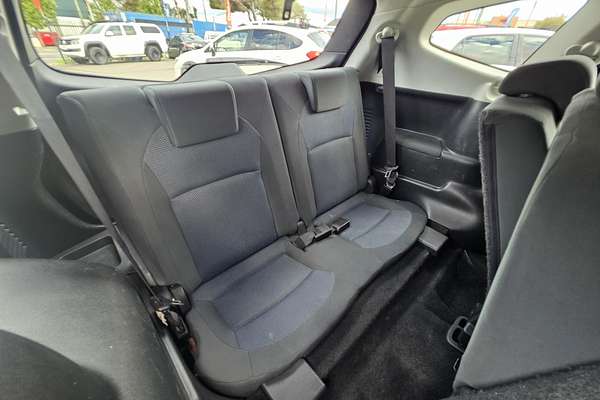 2011 Nissan Dualis +2 ST J10 Series II