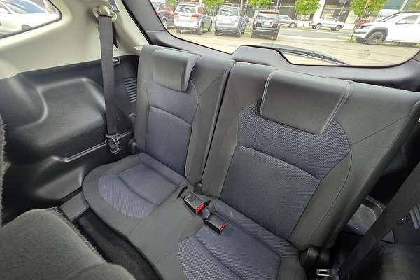 2011 Nissan Dualis +2 ST J10 Series II