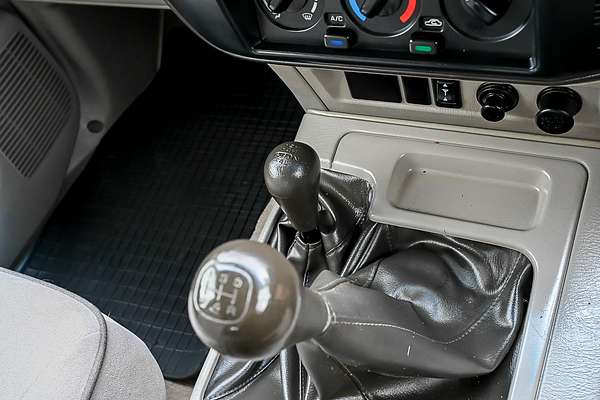 2004 Nissan Patrol ST GU III