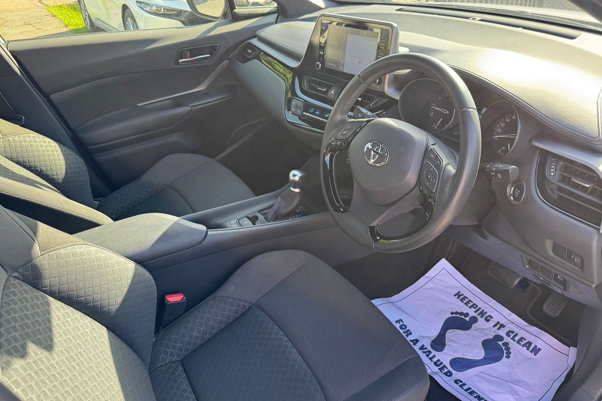 2023 Toyota C-HR GXL NGX10R