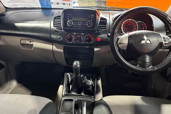 2013 Mitsubishi Triton GLX MN 4X4