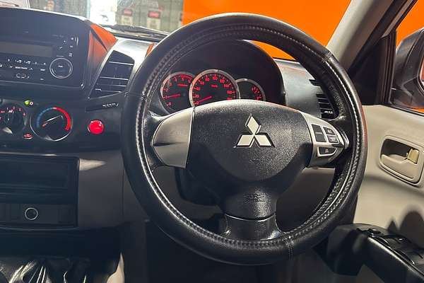 2013 Mitsubishi Triton GLX MN 4X4