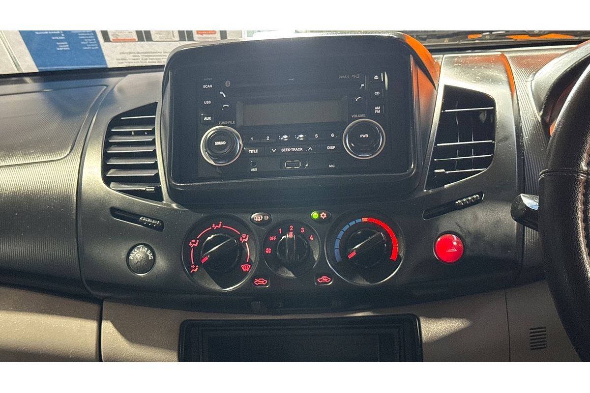 2013 Mitsubishi Triton GLX MN 4X4