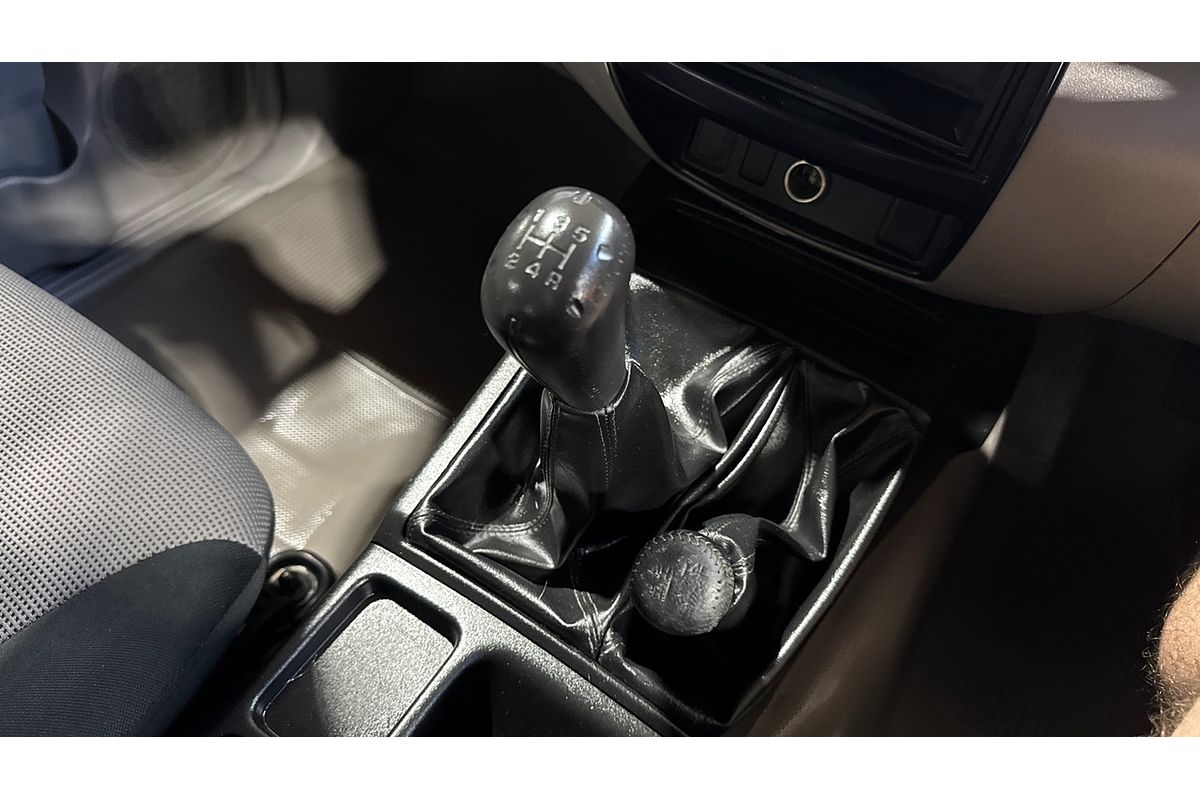 2013 Mitsubishi Triton GLX MN 4X4