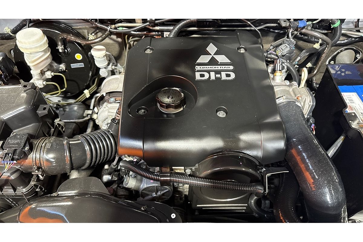 2013 Mitsubishi Triton GLX MN 4X4