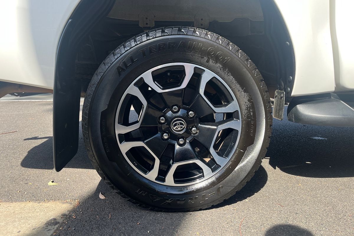 2020 Toyota Hilux SR5 GUN126R 4X4