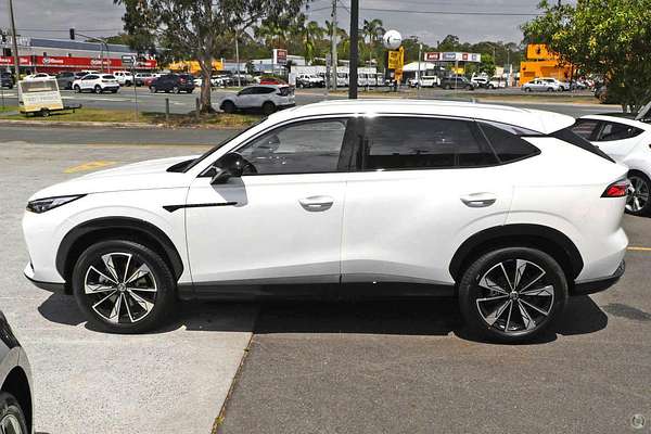 2025 MG HS Essence AS33