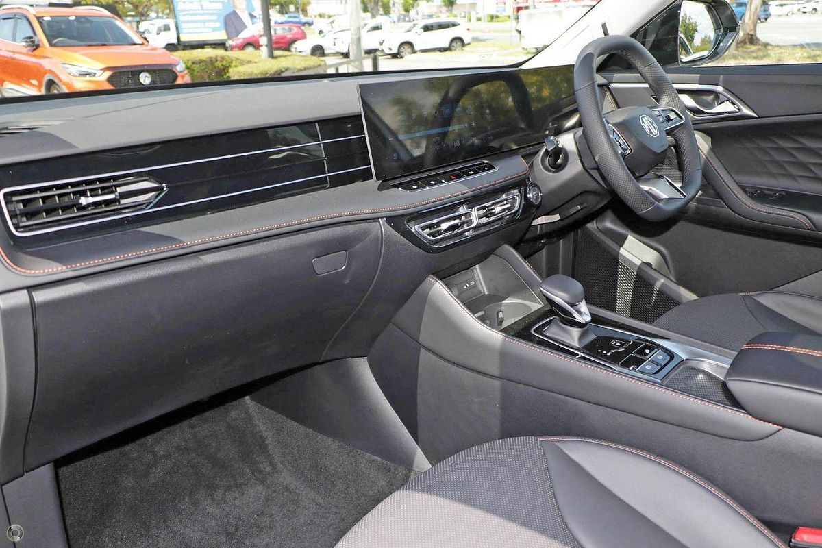 2025 MG HS Essence AS33