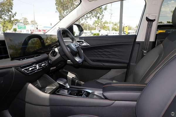 2025 MG HS Essence AS33