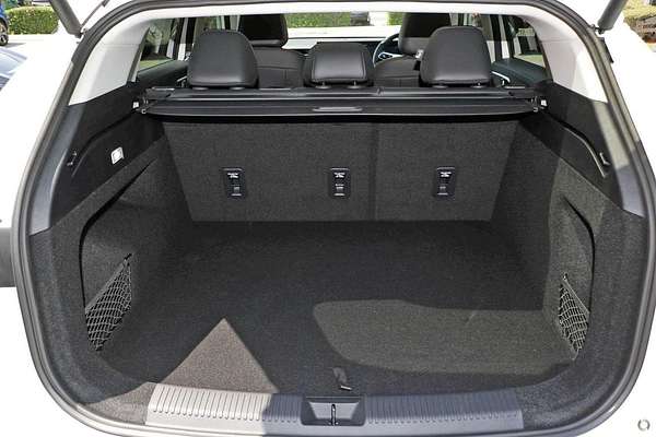 2025 MG HS Essence AS33