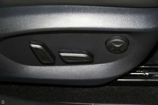 2025 MG HS Essence AS33