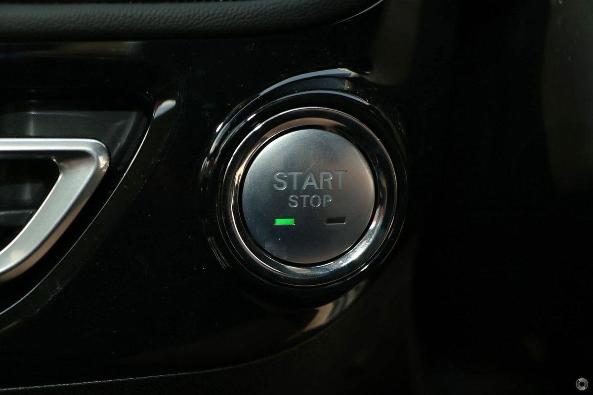 2025 MG HS Essence AS33