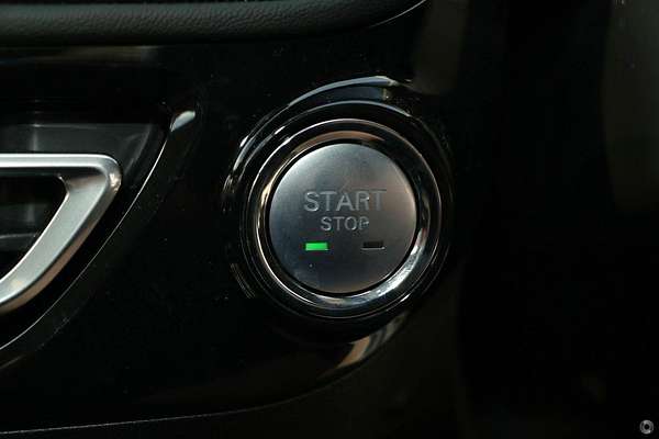 2025 MG HS Essence AS33