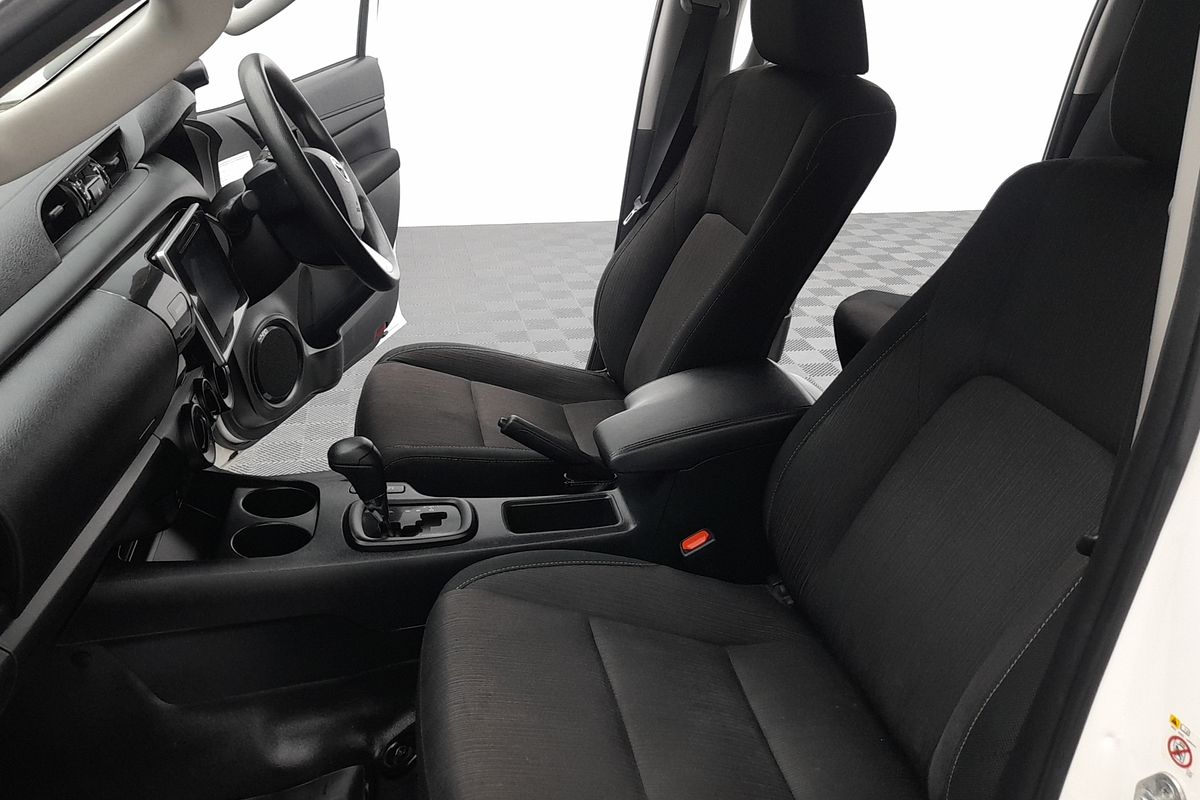 2018 Toyota Hilux SR GUN126R 4X4