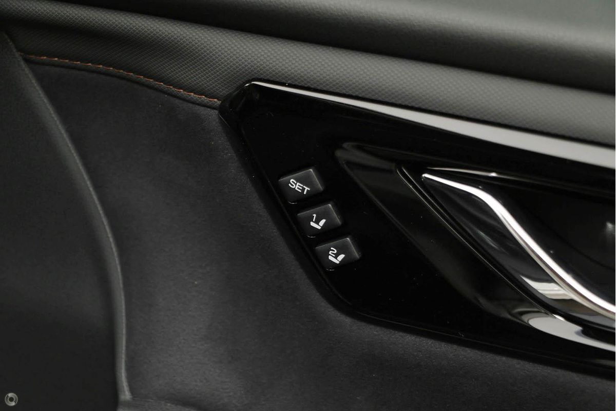 2025 Subaru Forester Hybrid Touring S6