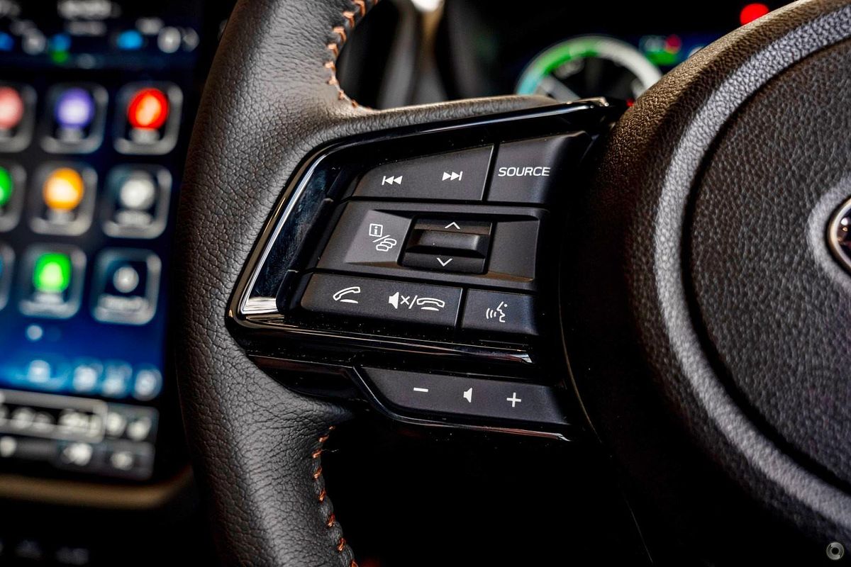 2025 Subaru Forester Hybrid Touring S6