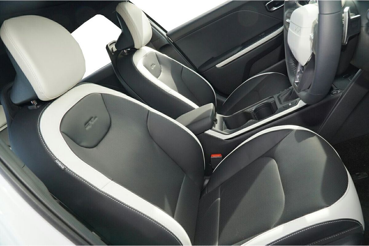 2025 Kia K4 GT-Line CL4m