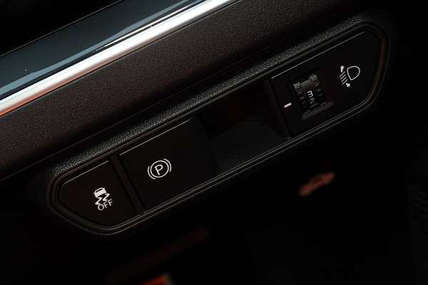 2025 Kia K4 GT-Line CL4m