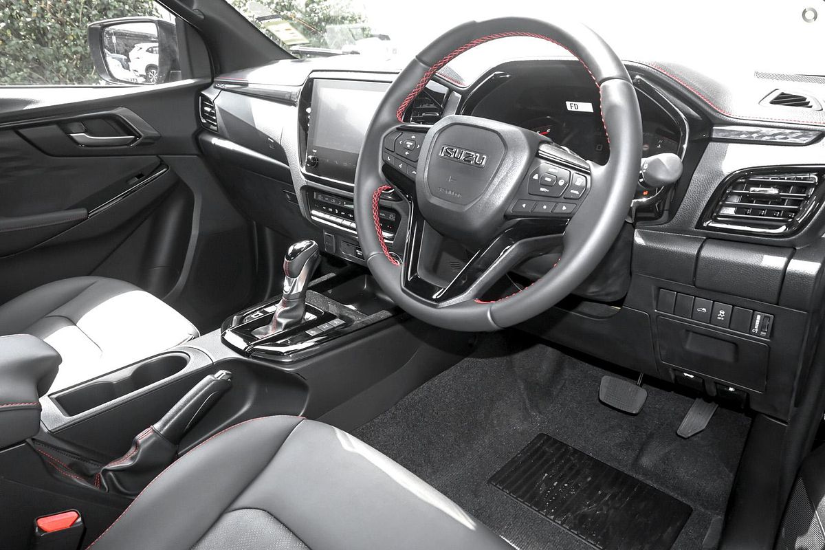 2025 Isuzu D-MAX X-TERRAIN 4X4