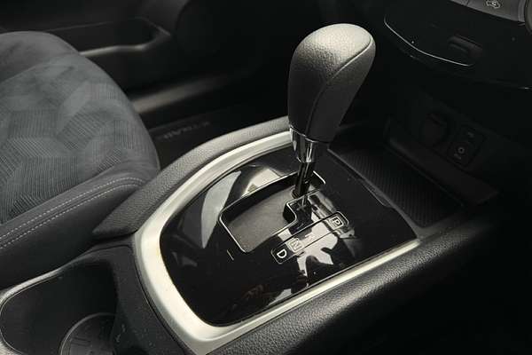 2015 Nissan X-TRAIL ST T32