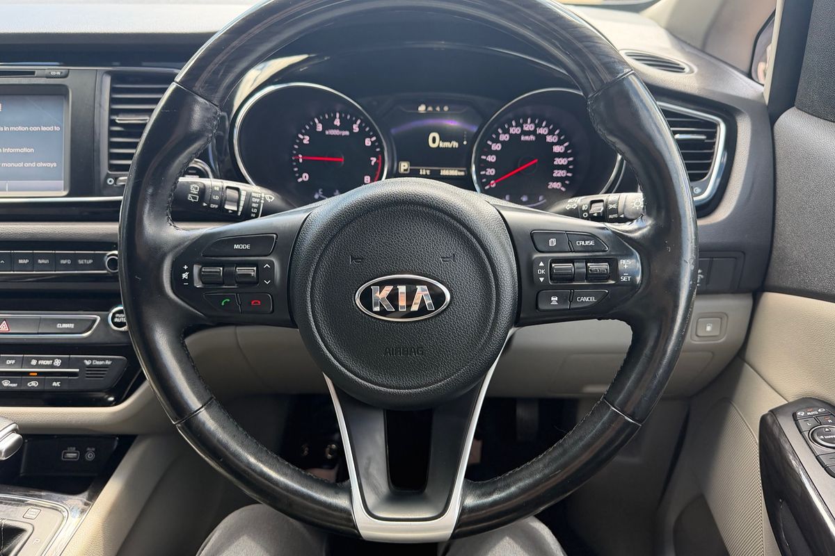 2017 Kia Carnival Platinum YP