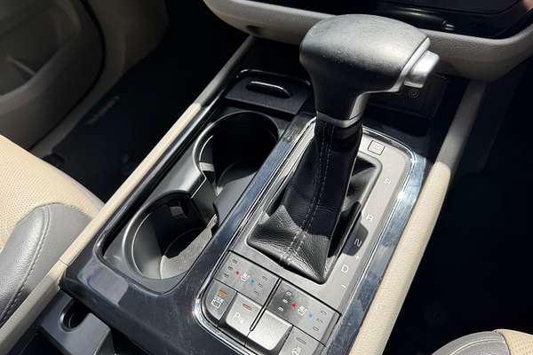 2017 Kia Carnival Platinum YP