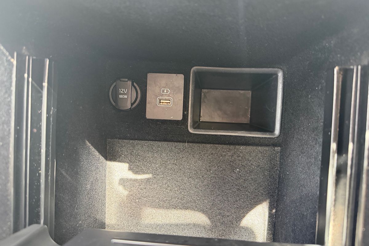 2017 Kia Carnival Platinum YP