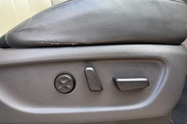 2017 Kia Carnival Platinum YP