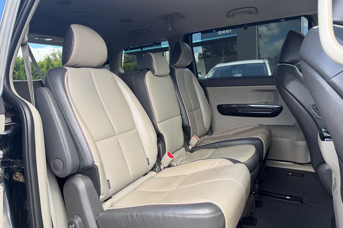 2017 Kia Carnival Platinum YP