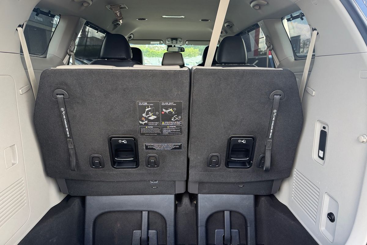 2017 Kia Carnival Platinum YP