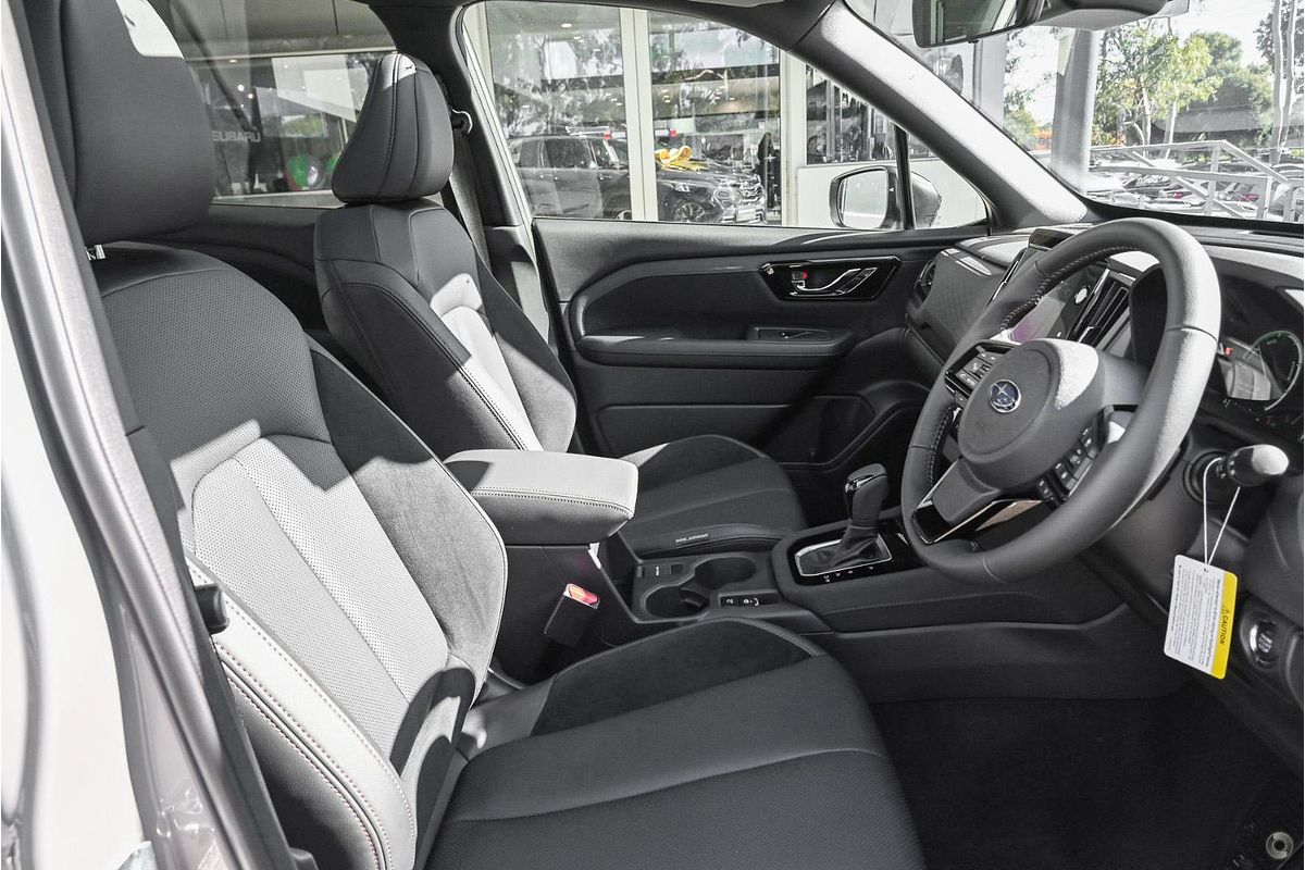 2025 Subaru Forester Hybrid Touring S6