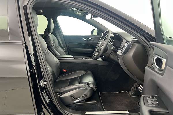 2021 Volvo XC60 T6 R-Design thumb-8