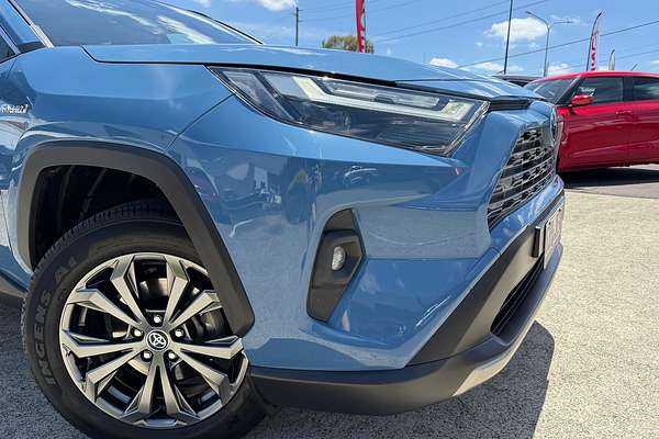 2024 Toyota RAV4 GXL AXAH54R