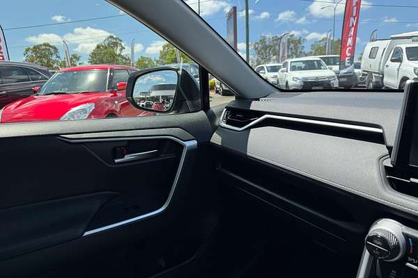 2024 Toyota RAV4 GXL AXAH54R