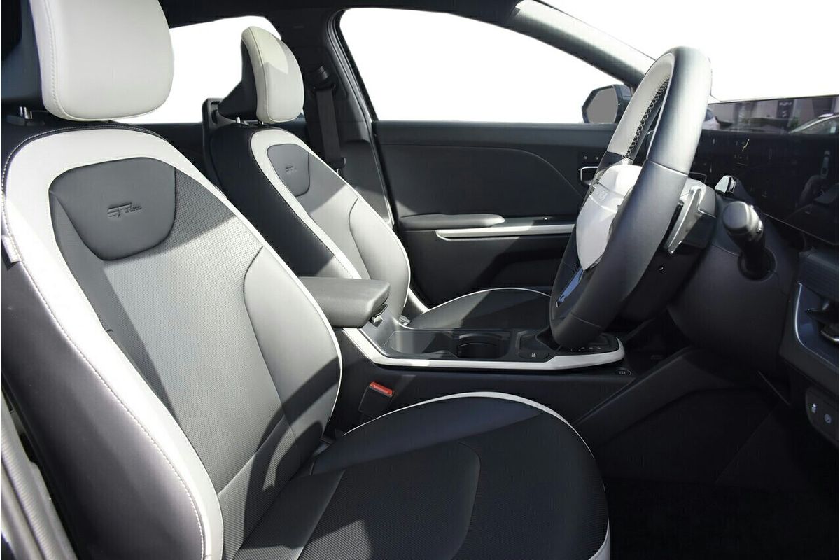 2025 Kia K4 GT-Line CL4m