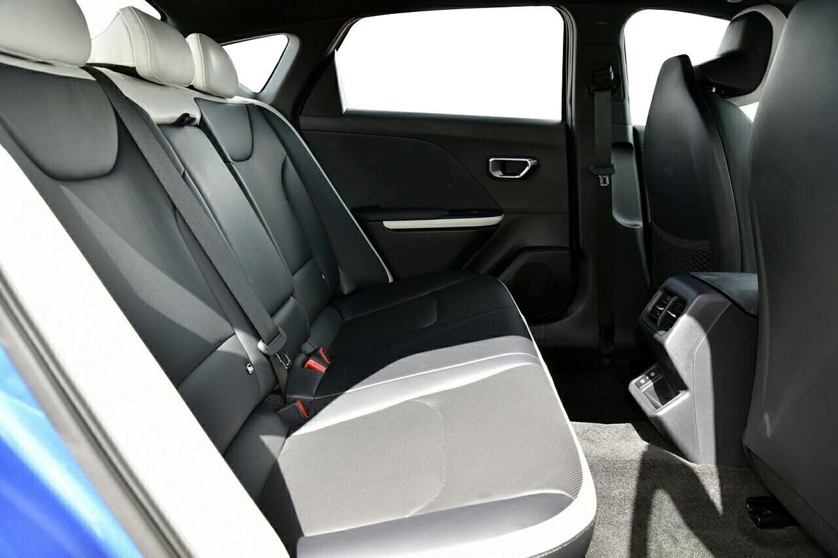 2025 Kia K4 GT-Line CL4m