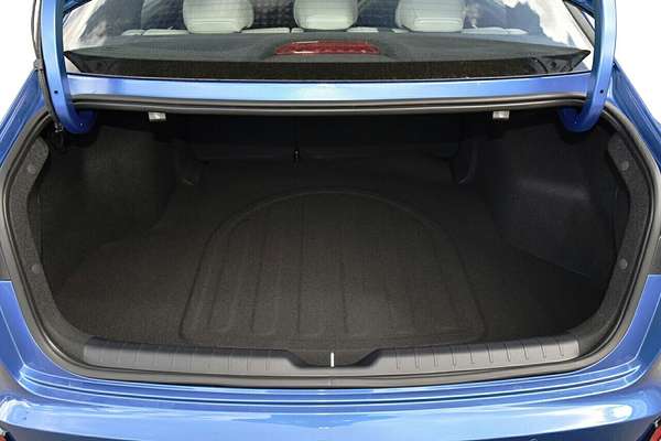 2025 Kia K4 GT-Line CL4m