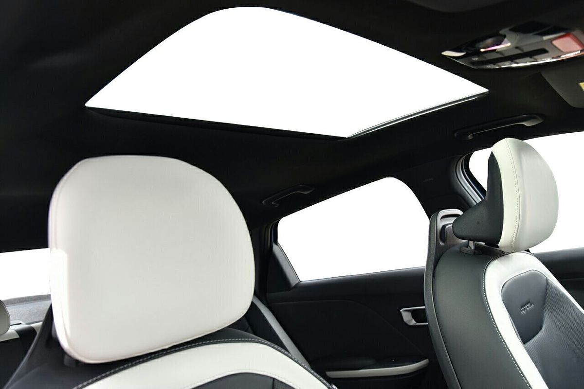 2025 Kia K4 GT-Line CL4m