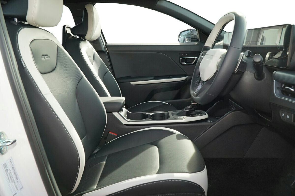 2025 Kia K4 GT-Line CL4m