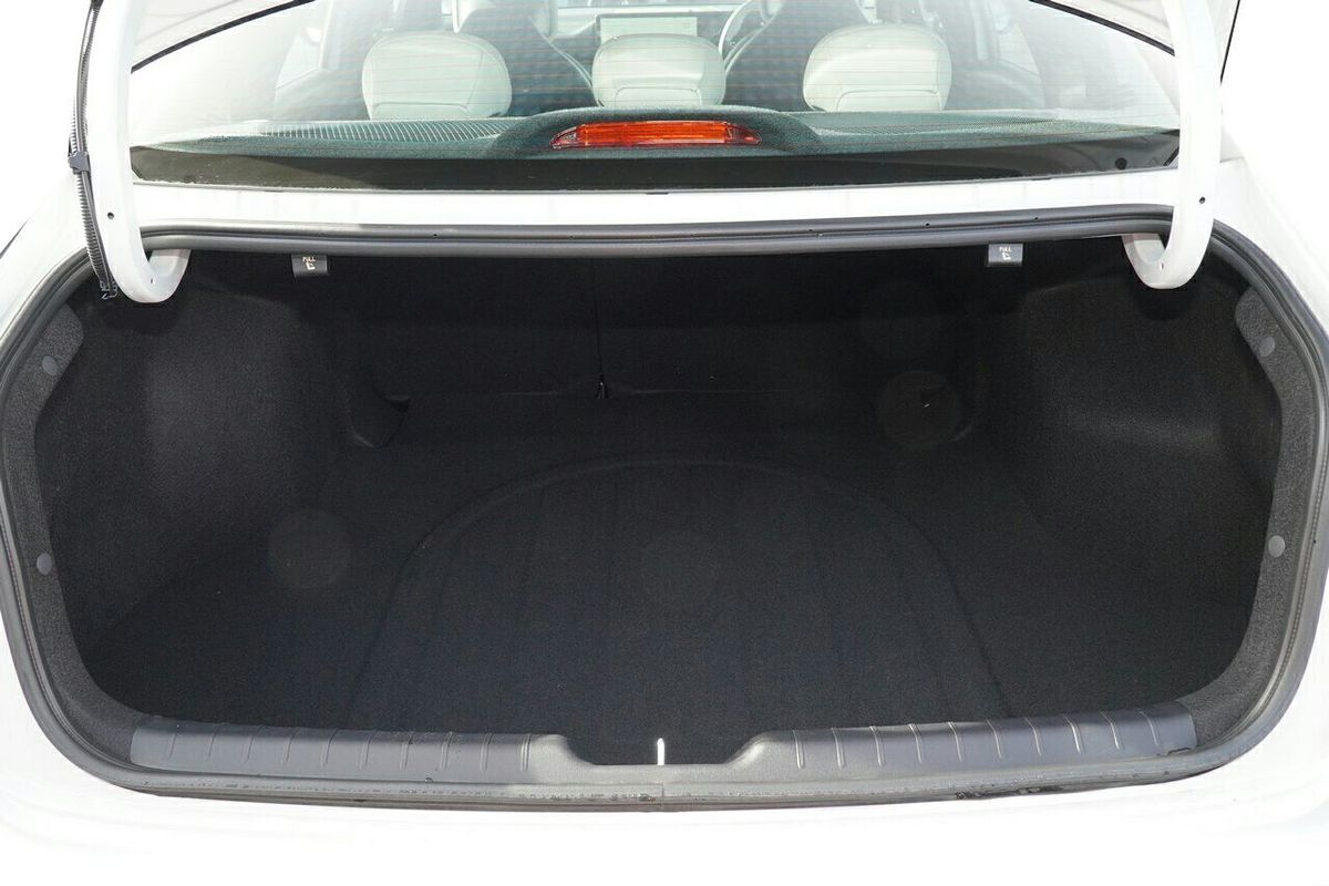 2025 Kia K4 GT-Line CL4m