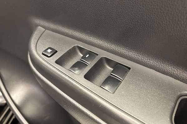 2019 Mitsubishi Triton GLX+ MR 4X4