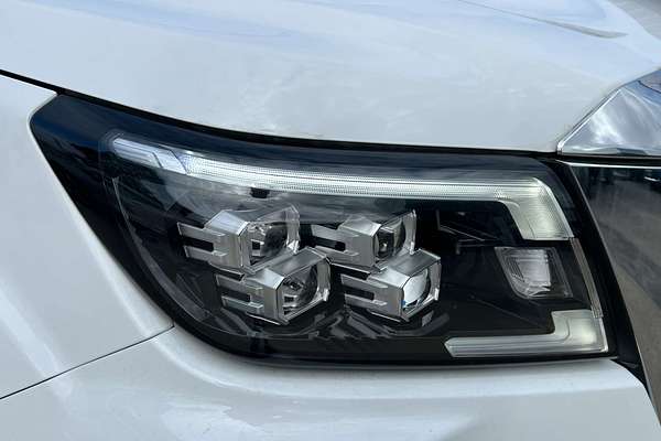 2025 Nissan Navara ST D23 4X4