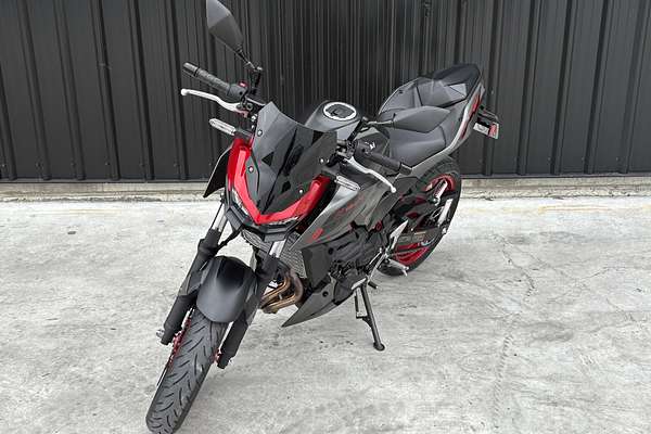 2025 Kawasaki Z500 SE