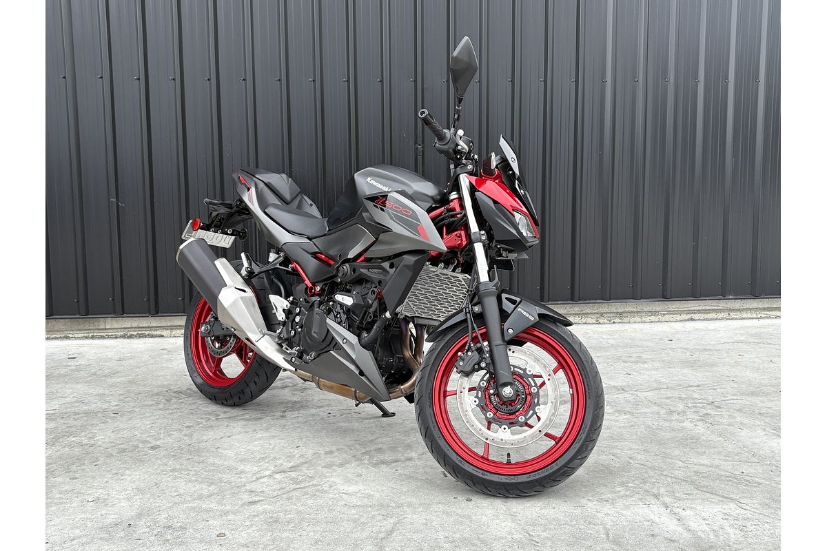 2025 Kawasaki Z500 SE