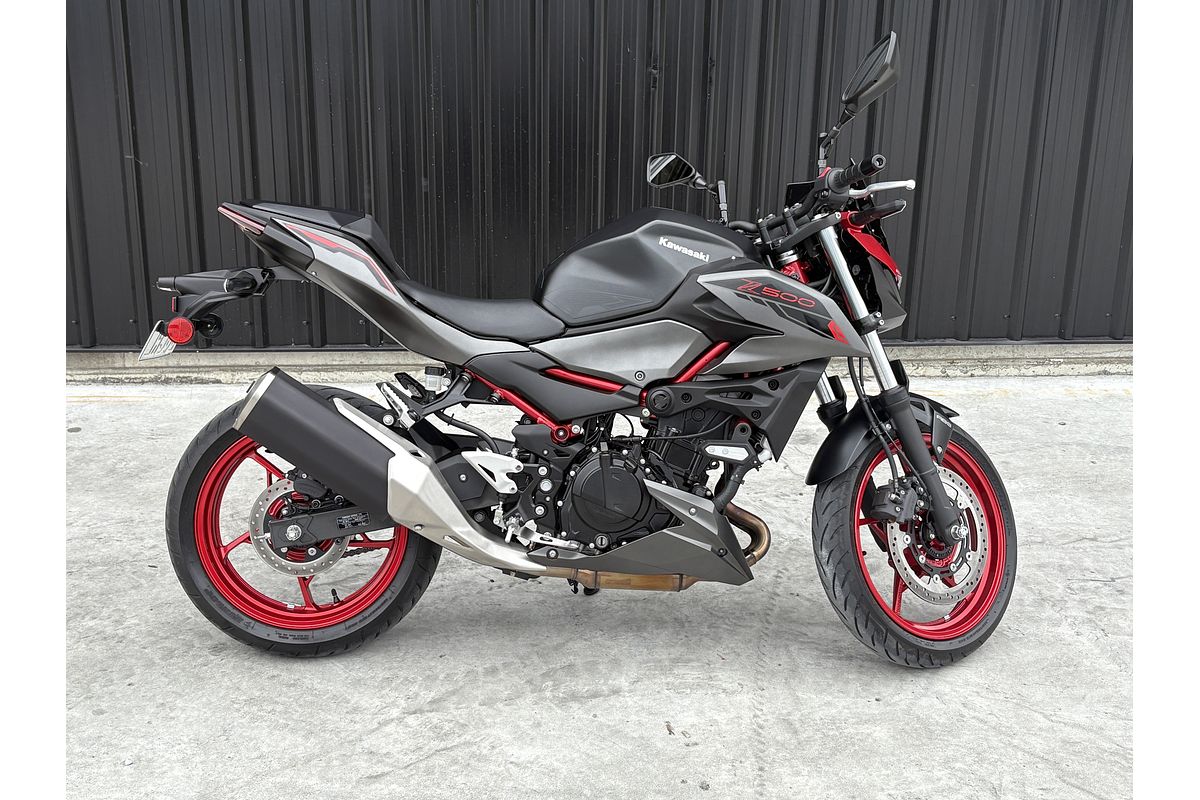 2025 Kawasaki Z500 SE