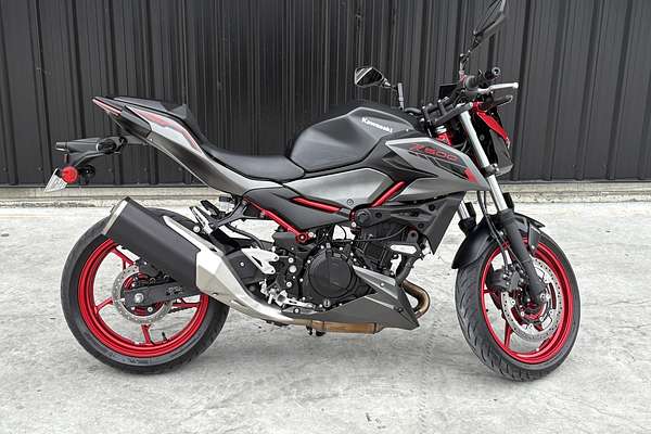 2025 Kawasaki Z500 SE